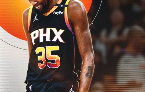 杜兰特再显“拆队专家”本色！突破能力锐减，全场飘忽持球拖节奏引发争议的简单介绍