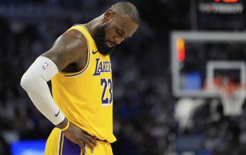 詹姆斯差1记三分平“前前任”三分王雷吉-米勒的简单介绍