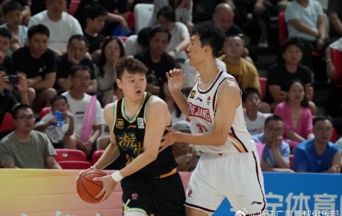 包含热身赛：赵岩昊最后时刻单打跳投不中，浙江男篮1分险胜的词条
